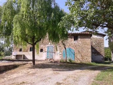 Foto Rustico a Vicchio Centro di 400 m² con 15 locali in vendita