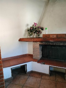 Foto Rustico a Campi Bisenzio Torricella di 190 m² con 6 locali in vendita