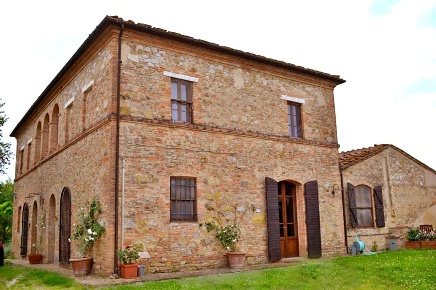 Foto Rustico a Buonconvento Centro di 450 m² con 15 locali in vendita