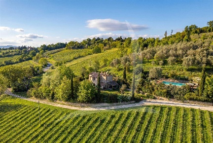 Foto Rustico a Montepulciano Centro di 250 m² con 7 locali in vendita