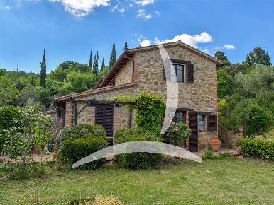 Foto Rustico a Panicale Centro di 220 m² con 12 locali in vendita
