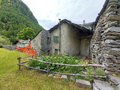 Foto Rustico in Fraciscio, Campodolcino Fraciscio di 160 m² con 4 locali