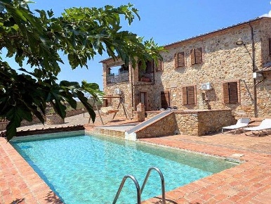 Foto Rustico a Roccastrada Ribolla di 430 m² con 11 locali in vendita