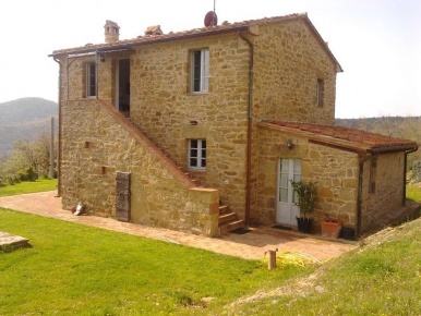 Foto Rustico a Panicale Centro di 145 m² con 6 locali in vendita