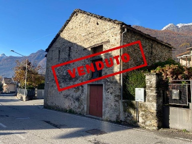 Foto Rustico in Via Raschi, Chiavenna Centro di 118 m² con 2 locali