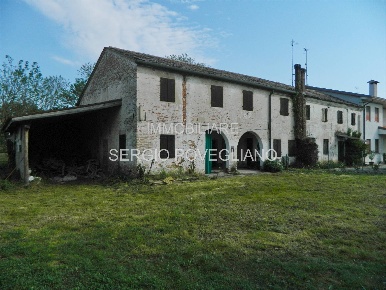 Foto Rustico a Morgano di 220 m² con 9 locali in vendita