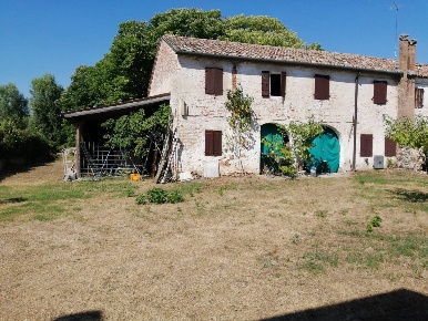 Foto Rustico a Morgano di 220 m² con 9 locali in vendita