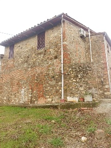 Foto Rustico in la strolla, Poggibonsi di 122 m² con 4 locali in vendita