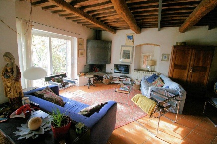 Foto Rustico a Roccastrada Sassofortino di 204 m² con 8 locali in vendita