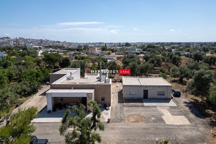 Foto Rustico a Carovigno di 340 m² con 7 locali in vendita