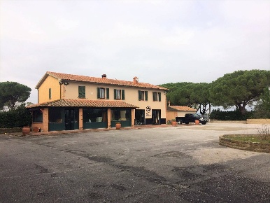 Foto Rustico a Grosseto Braccagni di 595 m² con 11 locali in vendita