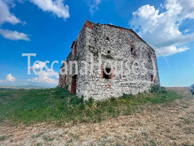 Foto Rustico a Asciano Centro di 1200 m² con 15 locali in vendita
