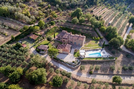 Foto Rustico a Arezzo Santa Firmina di 610 m² con 15 locali in vendita