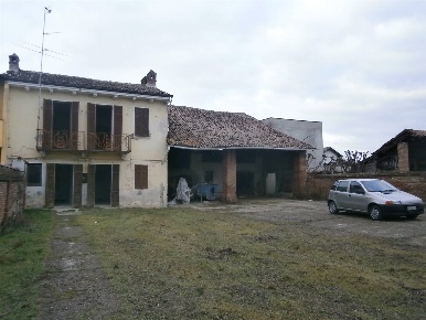 Foto Rustico a Mortara Centro di 100 m² con 3 locali in vendita