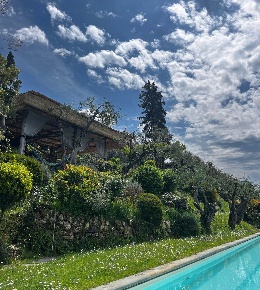 Foto Rustico a Camaiore Camaiore Paese di 200 m² con 7 locali in vendita