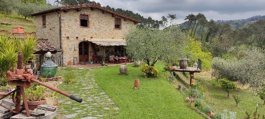 Foto Rustico in via scarpone, Camaiore Camaiore Paese di 134 m² in vendita