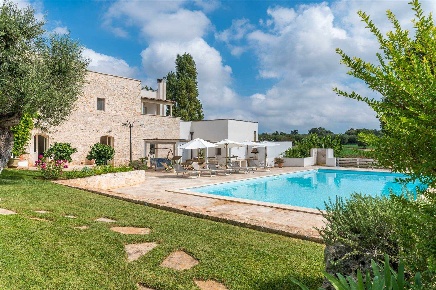 Foto Rustico in Contrada Piangevino, Monopoli di 440 m² con 15 locali