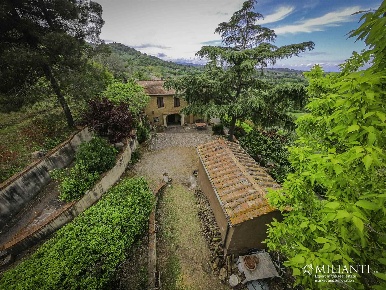 Foto Rustico a Volterra Centro di 145 m² con 6 locali in vendita