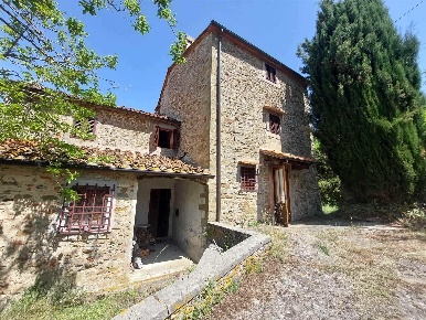 Foto Rustico a Reggello Donnini di 520 m² con 12 locali in vendita