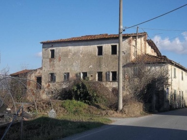 Foto Rustico a Pistoia Masiano di 600 m² con 20 locali in vendita