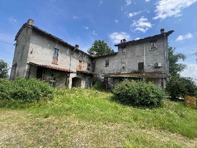 Foto Rustico in Via Leopoldo Manenti, Vidigulfo di 690 m² con 8 locali