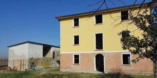 Foto Rustico a Nonantola di 400 m² con 8 locali in vendita