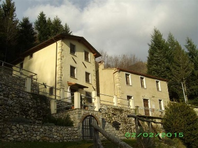 Foto Rustico a Camaiore Camaiore Paese di 420 m² con 15 locali in vendita