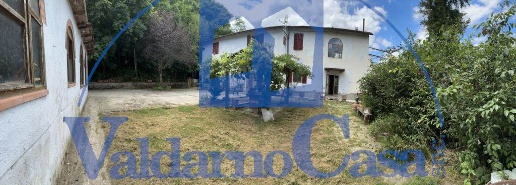 Foto Rustico a Reggello Leccio di 295 m² con 14 locali in vendita