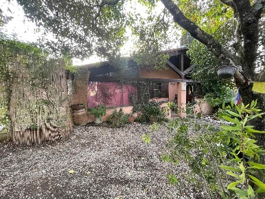 Foto Rustico a Massa Marittima di 138 m² con 4 locali in vendita