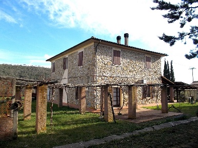 Foto Rustico a Monteverdi Marittimo di 423 m² con 10 locali in vendita