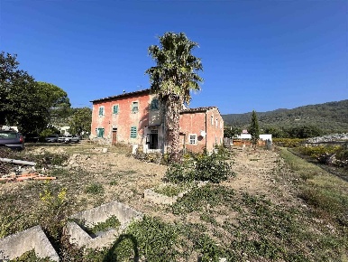Foto Rustico a Pistoia Santomato di 120 m² con 5 locali in vendita