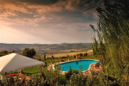 Foto Rustico a Pienza Monticchiello di 500 m² con 12 locali in vendita