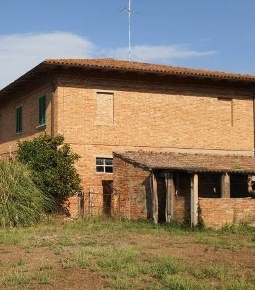 Foto Rustico a Chiusi Centro di 440 m² con 9 locali in vendita