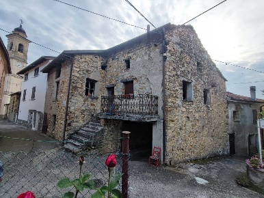 Foto Rustico a Albera Ligure Figino di 80 m² con 4 locali in vendita