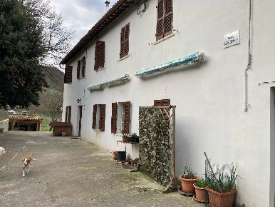 Foto Rustico a Cagli di 320 m² con 10 locali in vendita