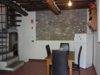 Foto Rustico a Camaiore Camaiore Paese di 65 m² con 6 locali in vendita