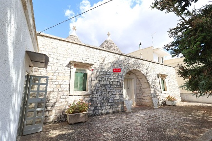 Foto Rustico in Contrada Bellezza, Martina Franca di 300 m² con 14 locali