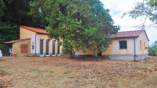 Foto Rustico a Montescudaio di 135 m² con 6 locali in vendita