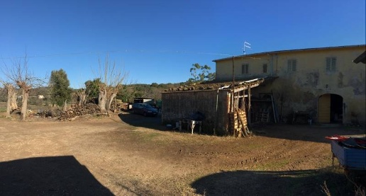 Foto Rustico a Massa Marittima Valpiana di 360 m² con 8 locali in vendita