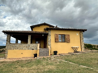 Foto Rustico a Magliano in Toscana di 152 m² con 5 locali in vendita