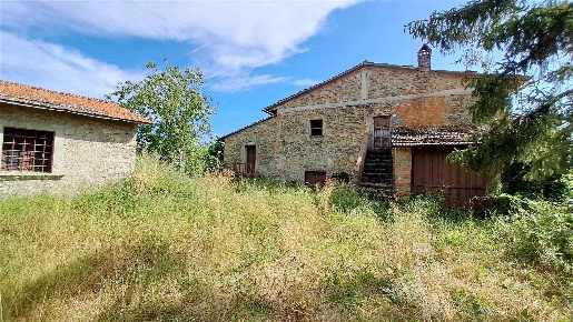 Foto Rustico a Vicchio Santa Maria A Vezzano di 400 m² con 12 locali