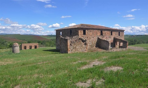 Foto Rustico in S.R. 439, Lajatico di 550 m² con 13 locali in vendita