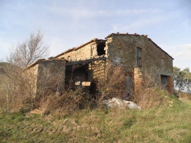Foto Rustico a Montecatini Val di Cecina di 270 m² con 8 locali in vendita