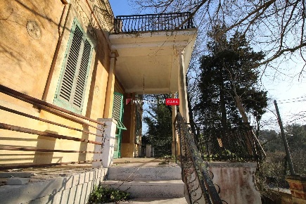Foto Rustico in Laureto, Fasano Selva di Fasano, Laureto di 220 m²