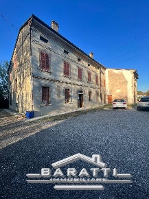 Foto Rustico in VIOLA CAMATTE 7, Pegognaga Centro di 200 m² con 4 locali