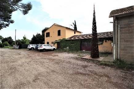 Foto Rustico in loc.fontebianca, Grosseto Roselle - Nomadelfia di 614 m²