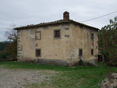 Foto Rustico a Vicchio Centro di 453 m² con 10 locali in vendita