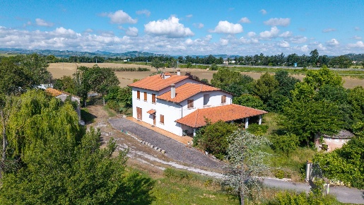 Foto Rustico in via gangalia alta  4, Jesi Borgo Minonna di 335 m²