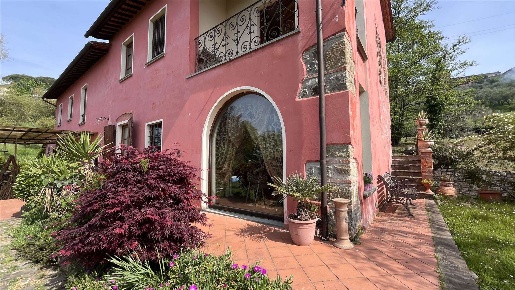 Foto Rustico in Via tamburlana, Buggiano Borgo A Buggiano di 330 m²