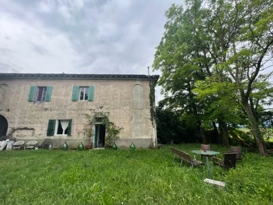 Foto Rustico a Certaldo di 400 m² con 10 locali in vendita